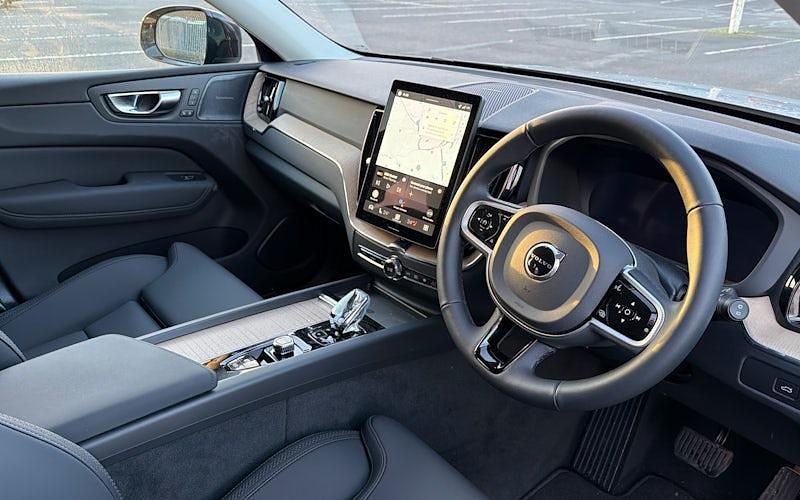 New Volvo XC60 Plus 250 HP (183 kW) 2025 SUV