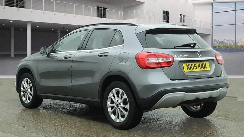 Used Mercedes GLA200 SE 156 HP (114 kW) 2019 Grey SUV