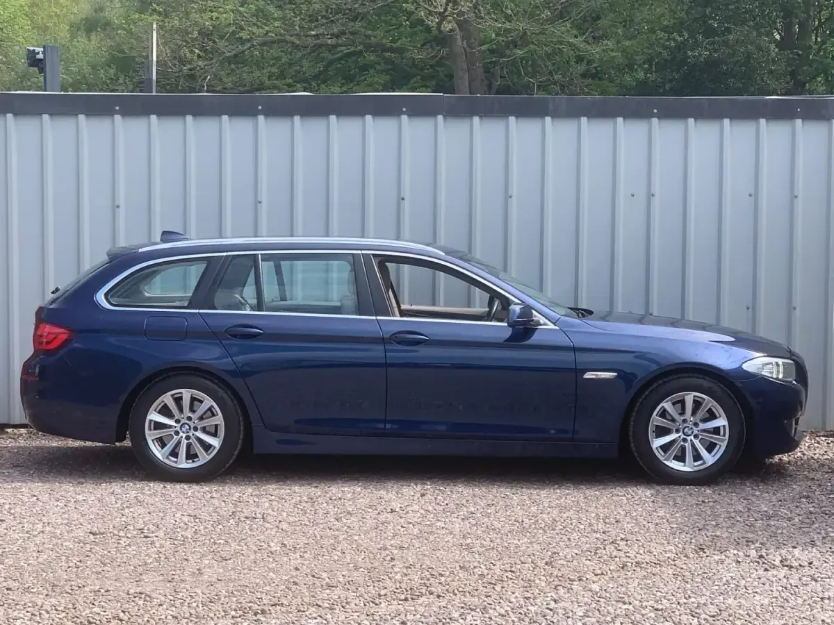 Begagnad BMW 520 2013 Blå Kombi