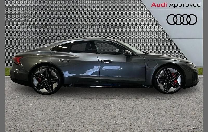 Used Audi e-tron GT quattro Comfort 475 kW (646 HP) 2021 Grey Sedan