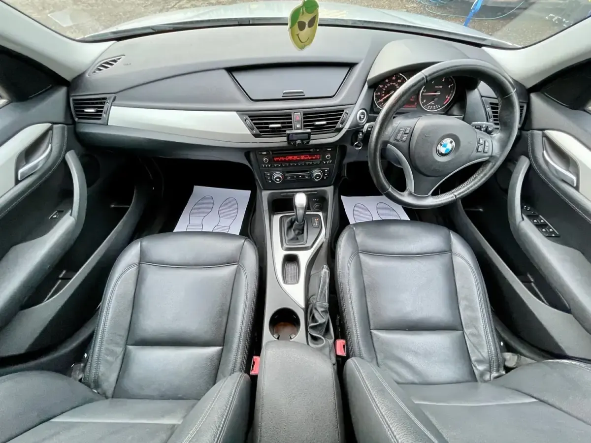 Begagnad BMW X1 177 HK (130 kW) 2012 Silver SUV