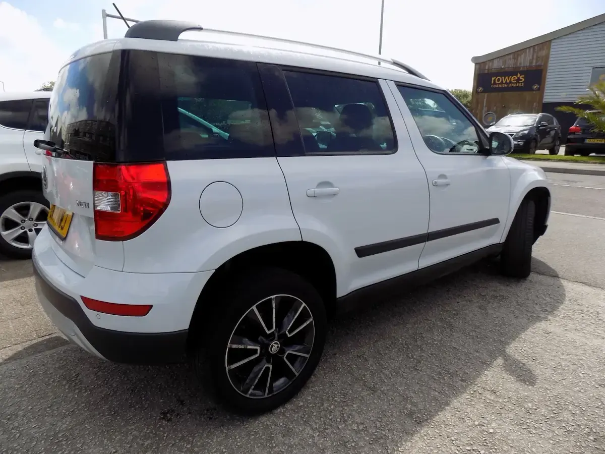 Used Skoda Yeti Drive 110 HP (80 kW) 2017 White SUV