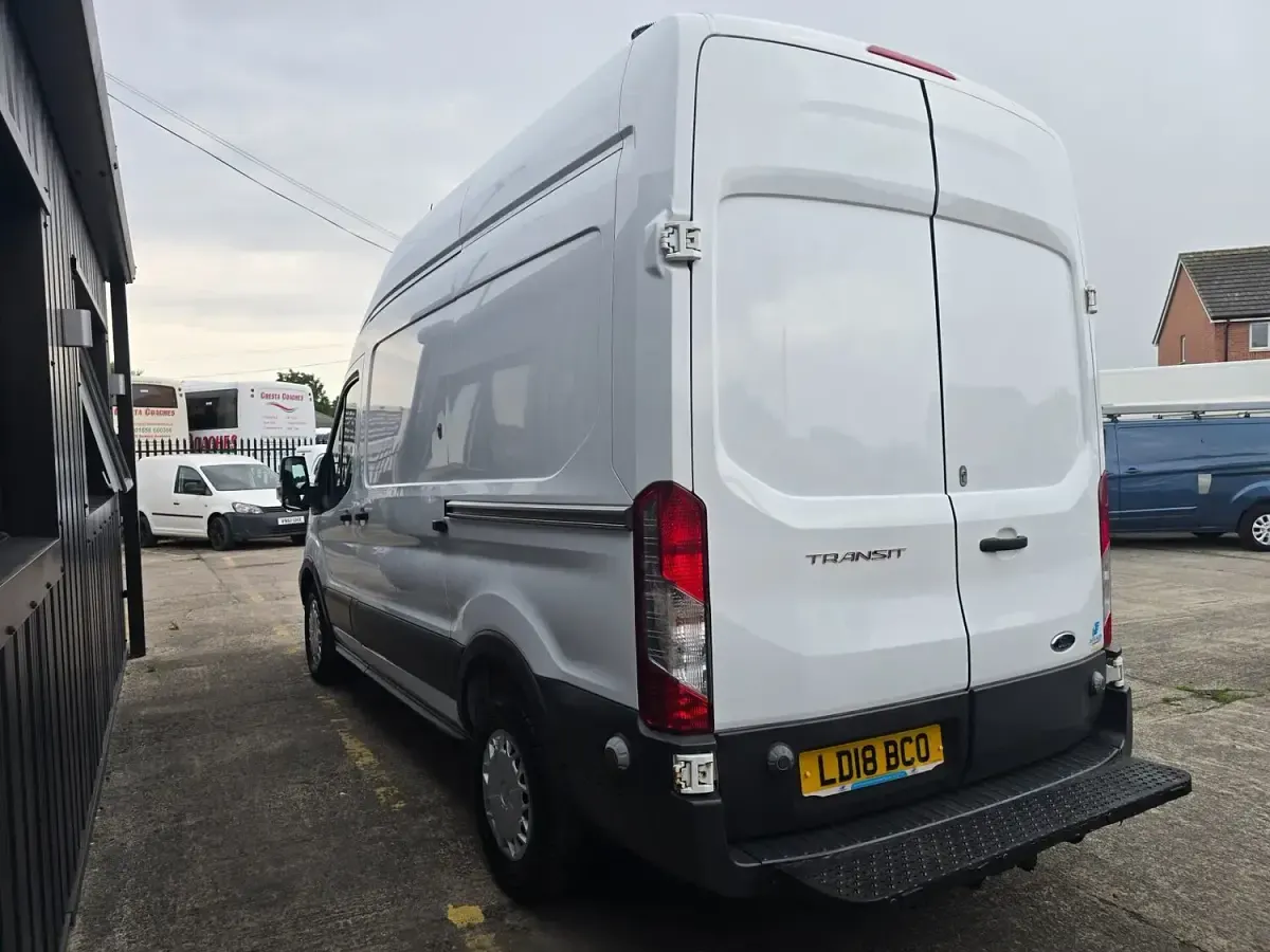 Used Ford Transit 130 HP (95 kW) 2018 White Van