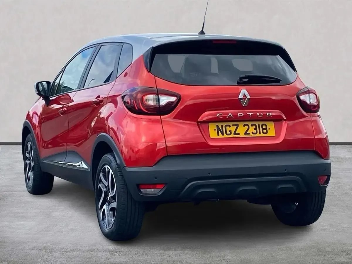 Used Renault Captur Iconic 90 HP (66 kW) 2019 Red SUV
