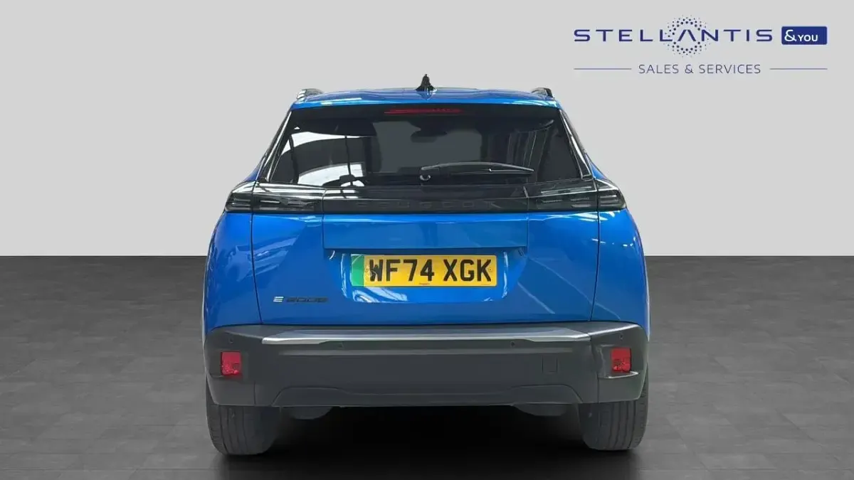 Used Peugeot e-2008 Allure 98 kW (134 HP) 2024 Blue SUV