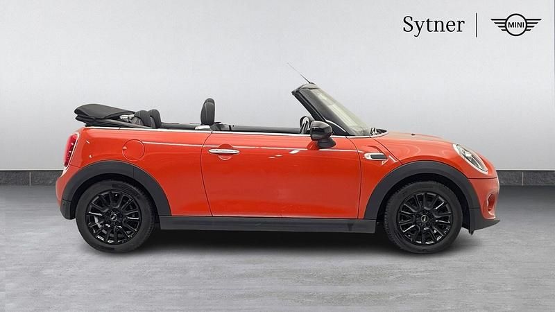 Used Mini Cooper Classic 136 HP (100 kW) 2019 Orange Hatchback