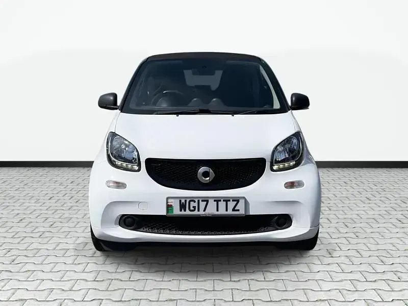 Used Smart ForTwo Coupé Passion 71 HP (52 kW) 2017 White Coupe