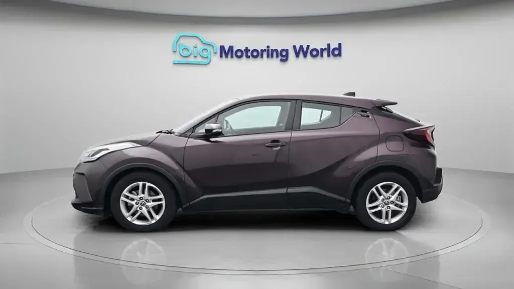 Used Toyota C-HR 122 HP (89 kW) 2023 Purple SUV