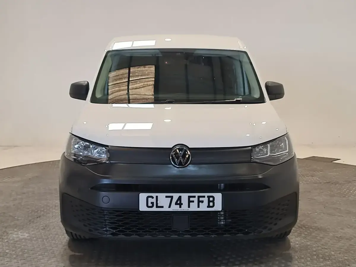 Used VW Caddy Maxi Business 102 HP (75 kW) 2024 White MPV