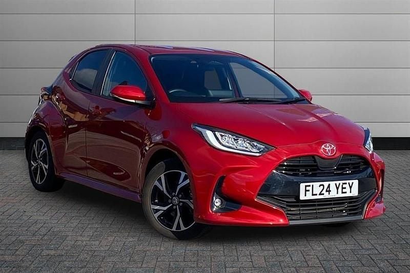 Used Toyota Yaris Hybrid Design 116 HP (85 kW) 2024 Red Hatchback
