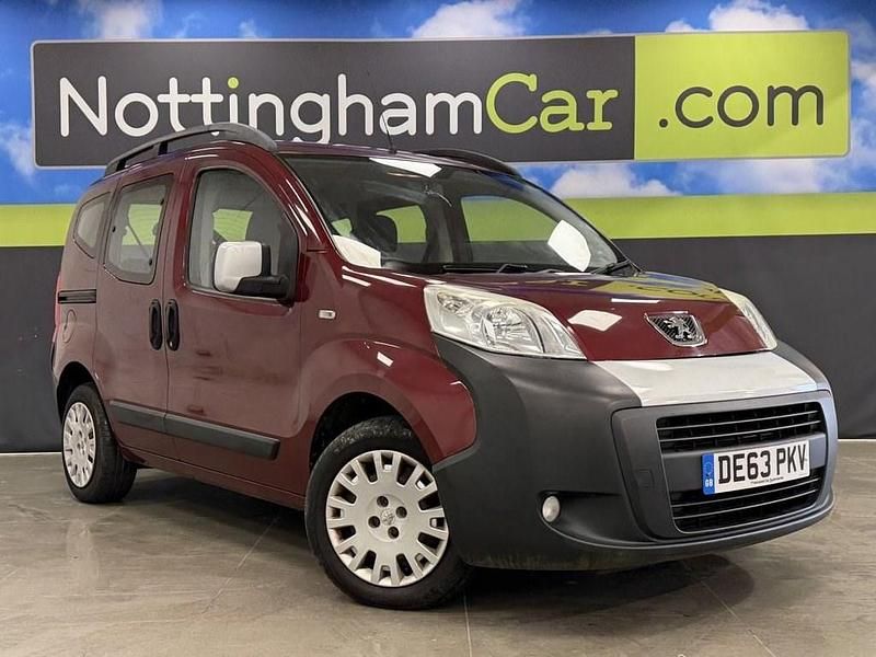 Used Peugeot TePee Outdoor 75 HP (55 kW) 2013 Red MPV