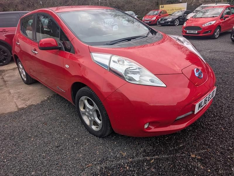 Used Nissan Leaf Acenta 80 kW (109 HP) 2016 Red Hatchback