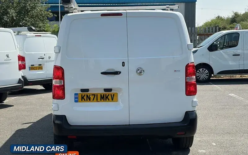 Used Vauxhall Vivaro 101 HP (74 kW) 2022 MPV