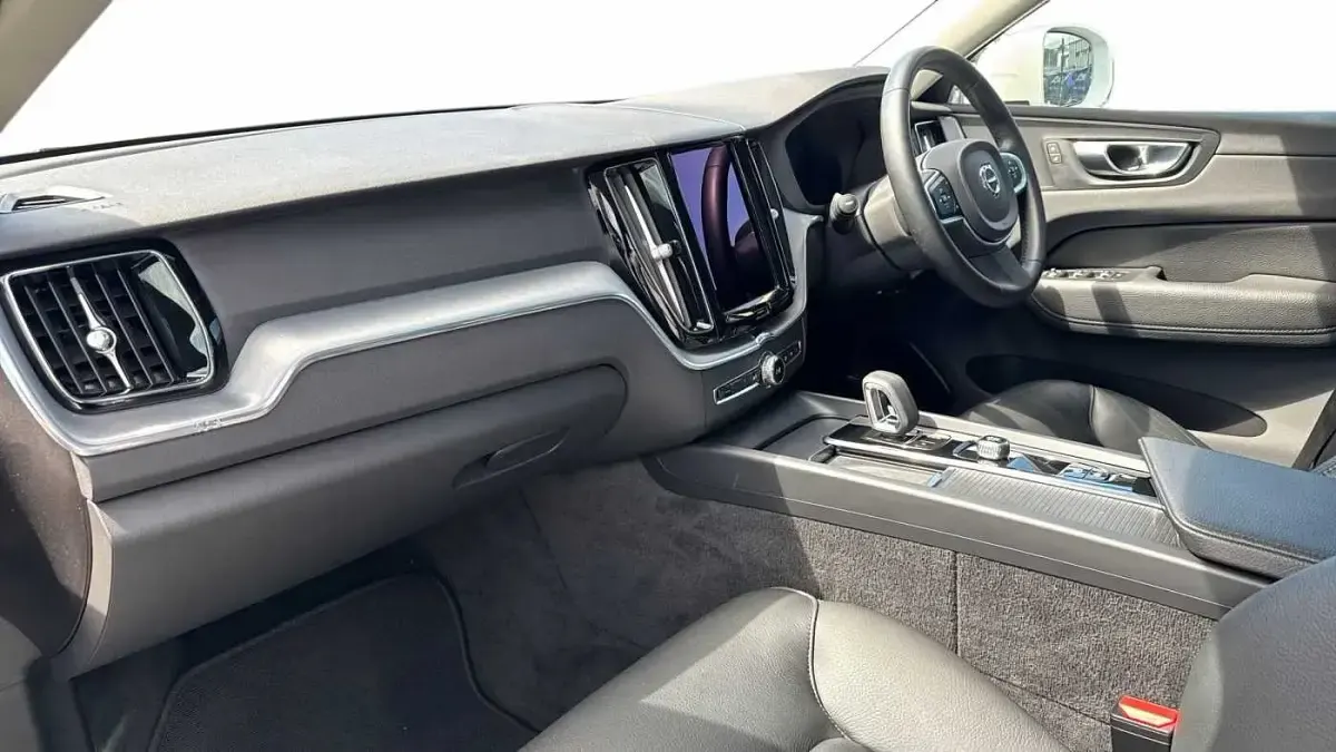 Used Volvo XC60 Inscription 344 HP (253 kW) 2022 White SUV