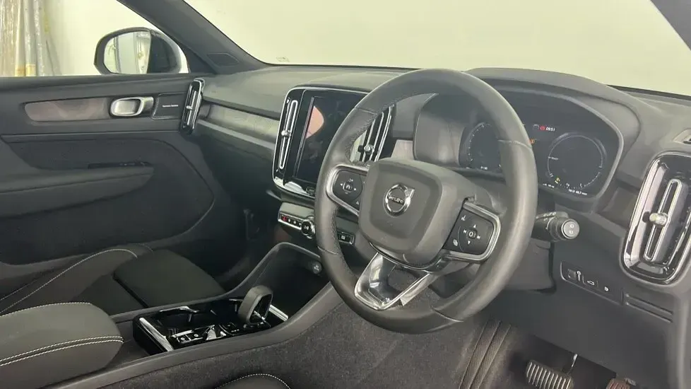 Used Volvo XC40 Ultimate 262 HP (192 kW) 2023 Grey SUV