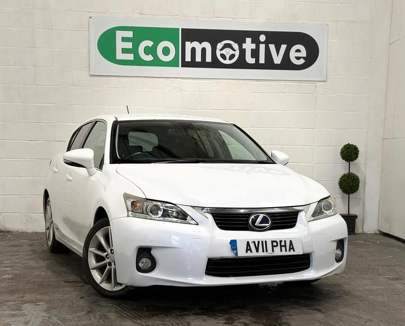 Used Lexus CT200h 2011 White Hatchback