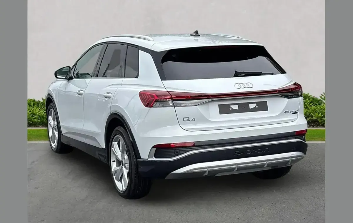 Nouă Audi Q4 e-tron S-Line 206 kW (281 CP) 2025 Other SUV