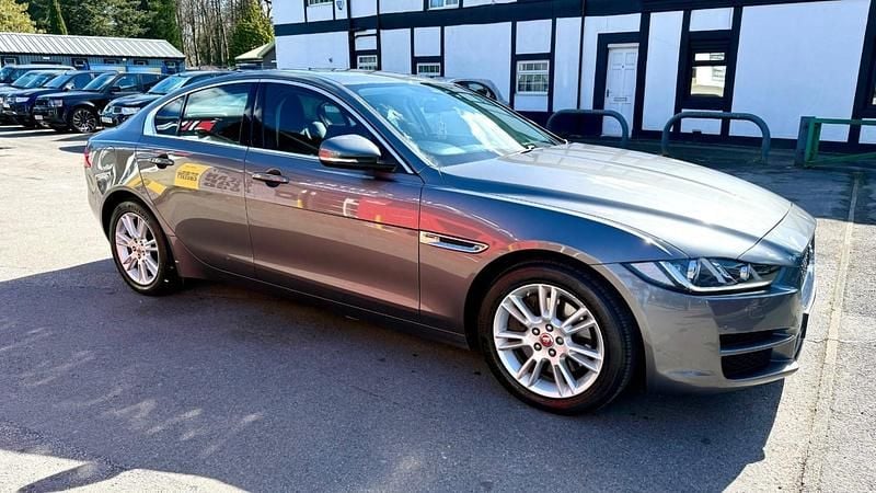 Used Jaguar XE Prestige 250 HP (183 kW) 2017 Grey Sedan