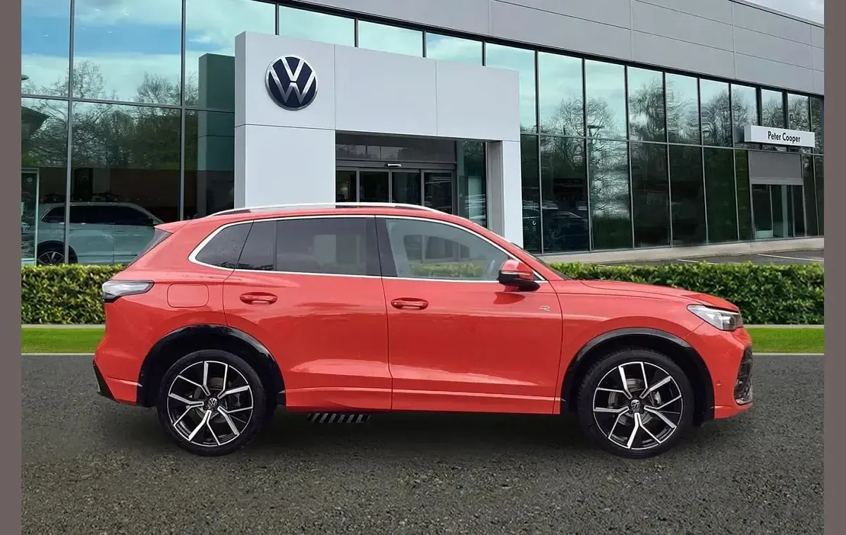 Used VW Tiguan R-line 147 HP (108 kW) 2024 Red SUV