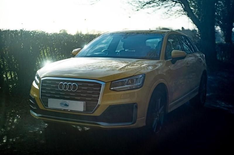Usado Audi Q2 S-Line 116 CV (85 kW) 2019 Amarillo SUV