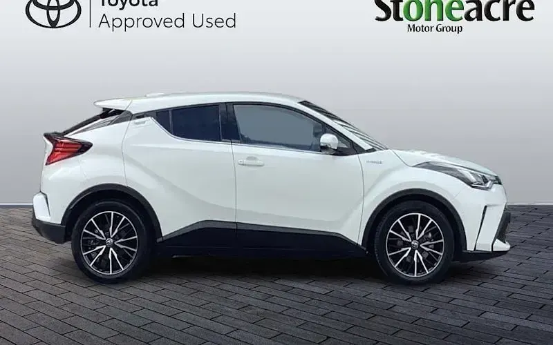 Used Toyota C-HR 122 HP (89 kW) 2018 White SUV
