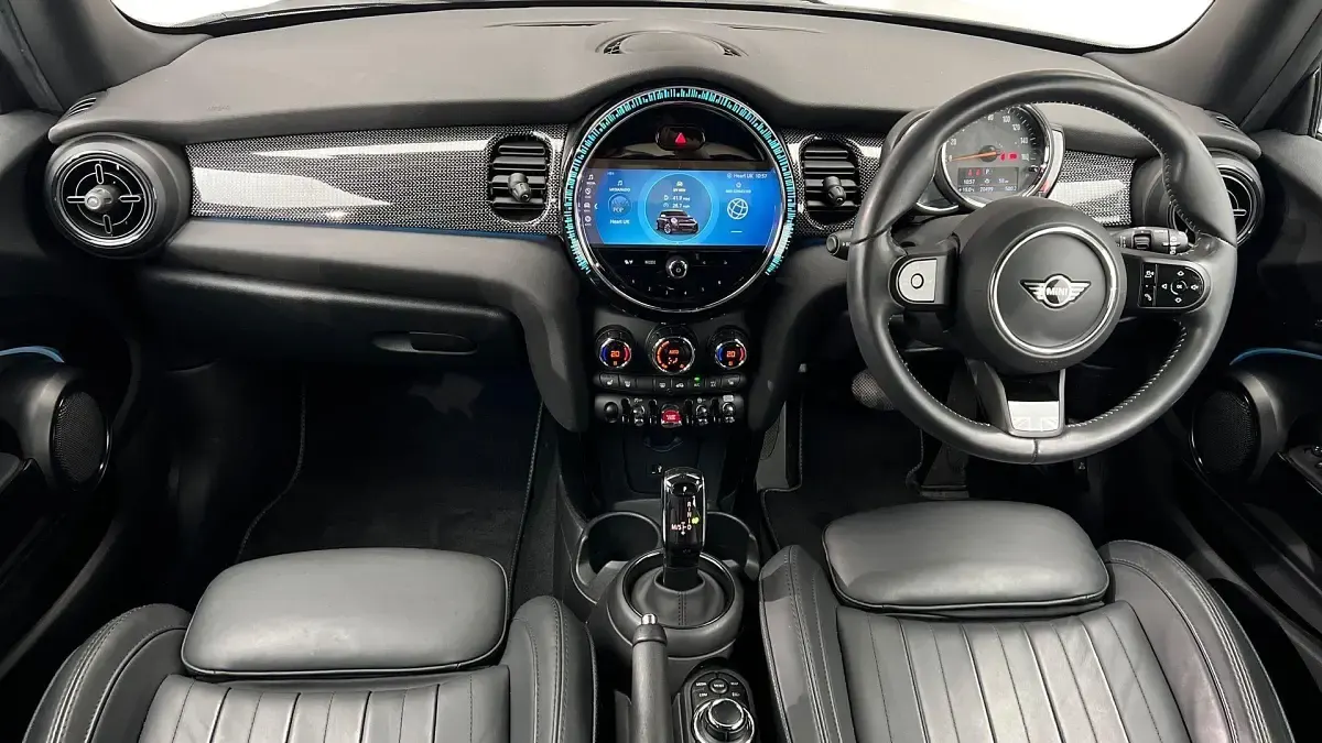 Used Mini Cooper Exclusive 134 HP (98 kW) 2022 Silver Hatchback