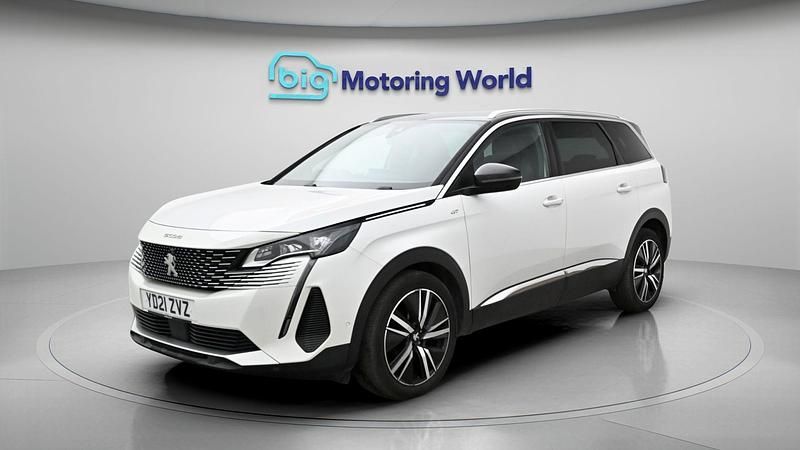 Used Peugeot 5008 Premium 129 HP (94 kW) 2021 White SUV