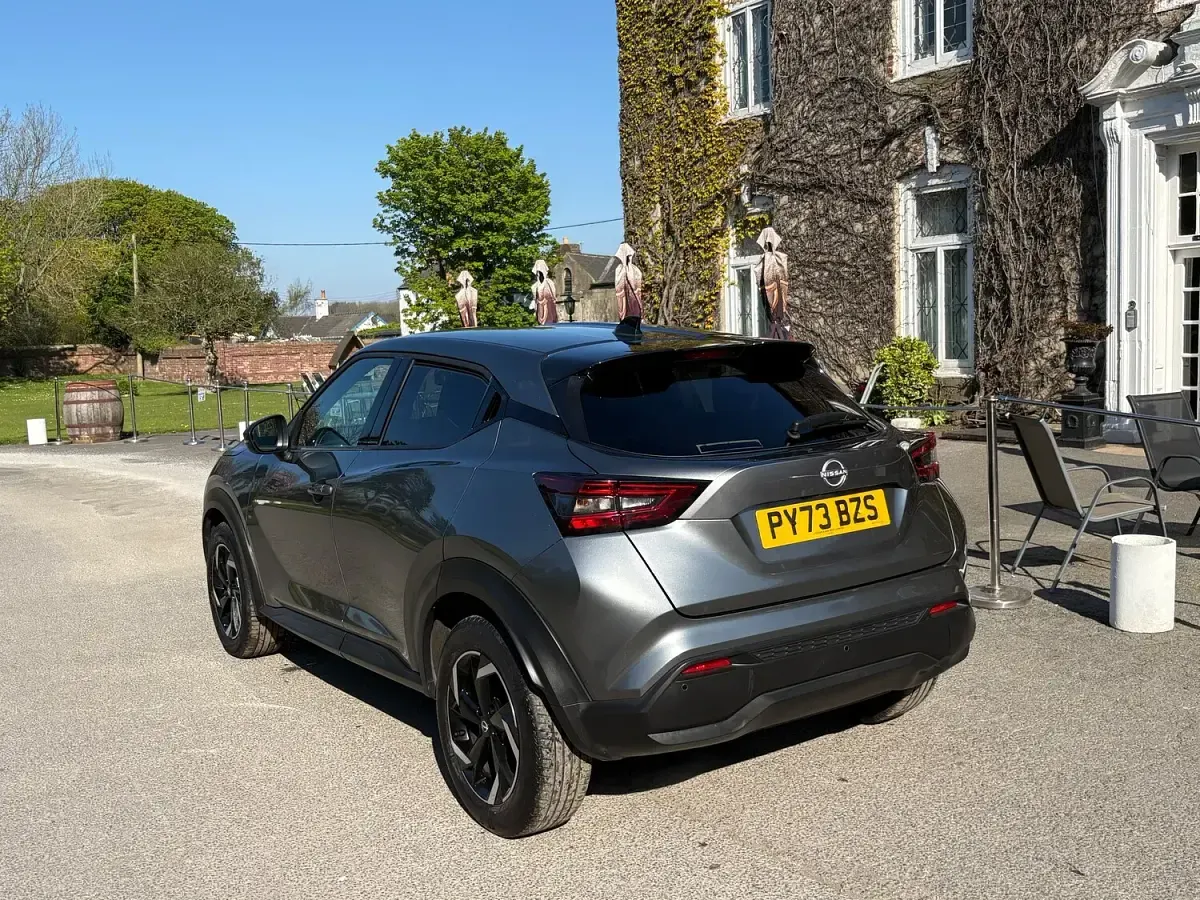 Used Nissan Juke N-Connecta 114 HP (83 kW) 2023 Grey SUV