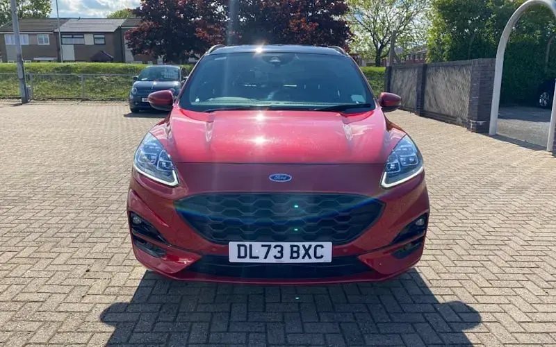Używany Ford Kuga ST-Line X 190 KM (139 kW) 2023 Czerwony SUV