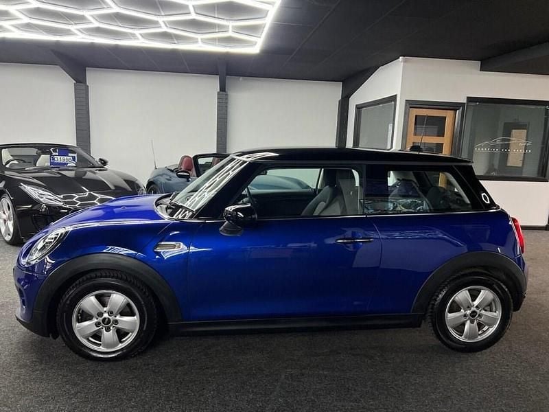 Used Mini Cooper Classic 136 HP (100 kW) 2020 Blue Hatchback