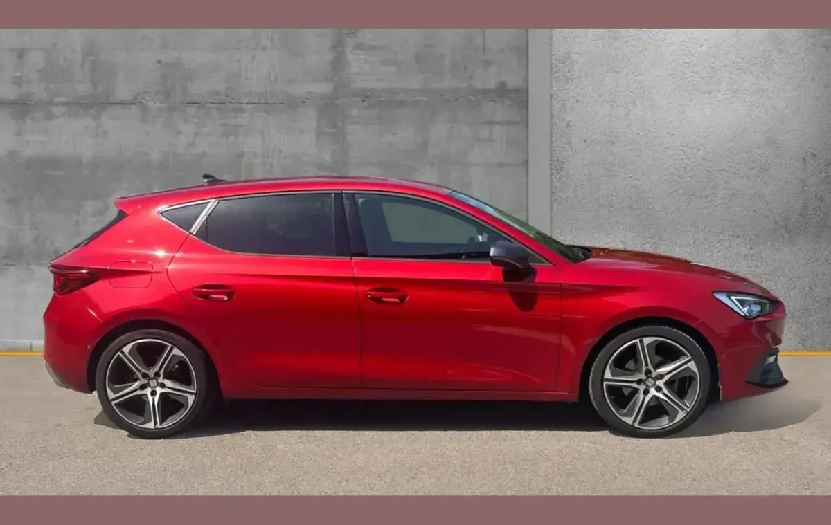 Used Seat Leon FR 272 HP (200 kW) 2022 Red Hatchback
