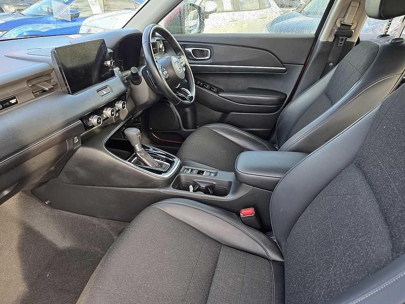 Used Honda HR-V Advance 131 HP (96 kW) 2022 Premium crystal red SUV