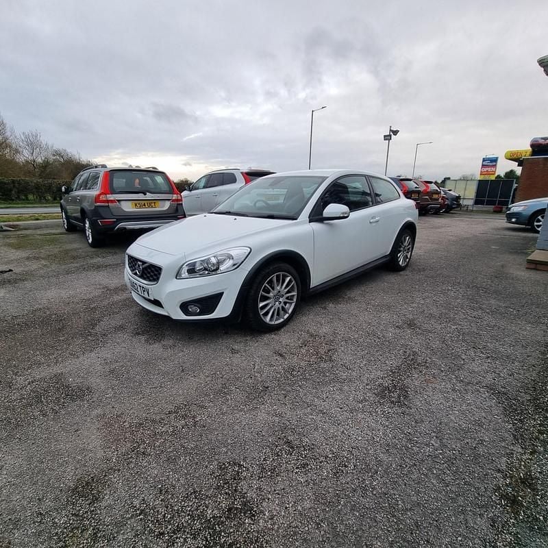 Used Volvo C30 SE Lux 145 HP (106 kW) 2012 White Hatchback