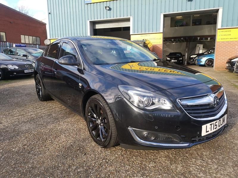 Black Used 2015 Vauxhall Insignia Elite Hatchback | £5,693 (Fair price) - Image 1/4