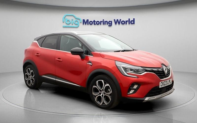 Used Renault Captur Techno 143 HP (105 kW) 2023 Red/black SUV