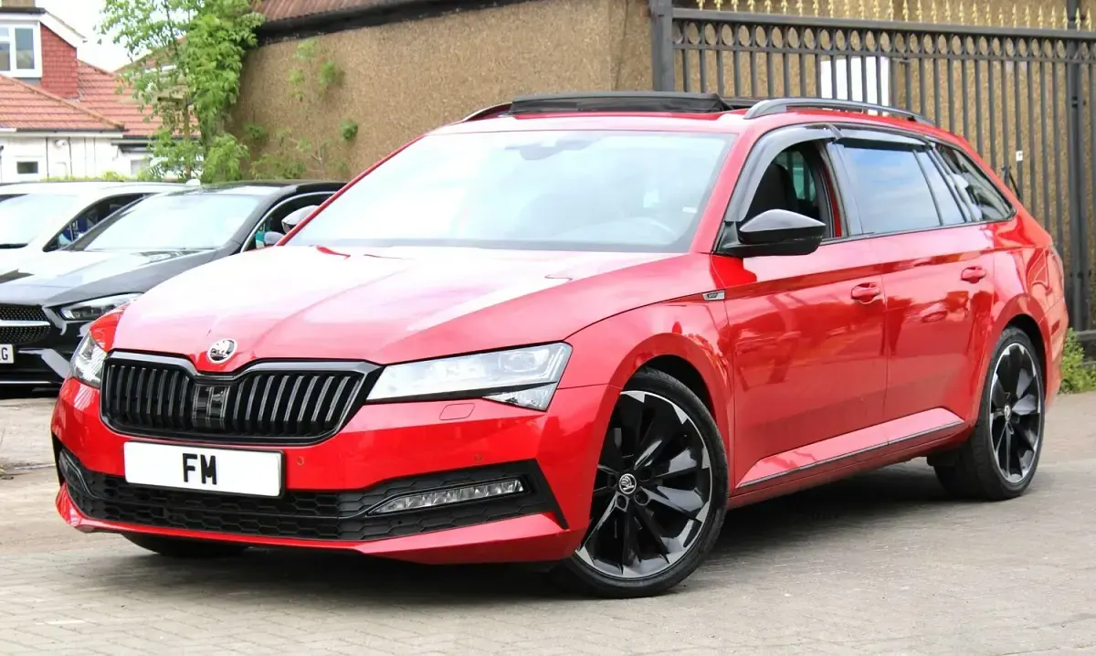 Used Skoda Superb SportlinePlus 190 HP (139 kW) 2020 Red Estate