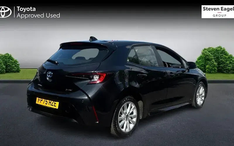 Used Toyota Corolla 178 HP (130 kW) 2025 Blue Hatchback