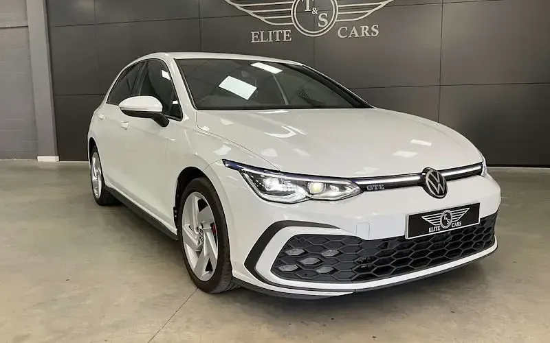 Second-hand VW Golf VIII GTE 245 CP (180 kW) 2024 Hatchback