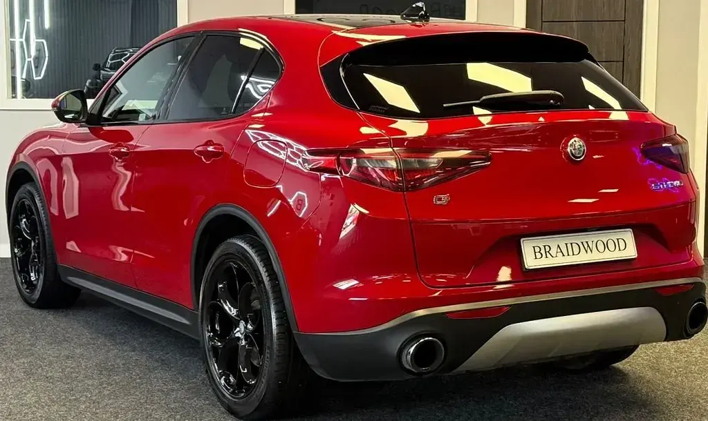 Used Alfa Romeo Stelvio 280 HP (205 kW) 2018 Red SUV