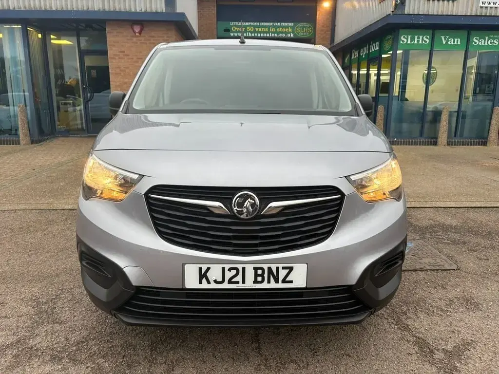 Used Vauxhall Combo Edition 100 HP (73 kW) 2021 Grey Van