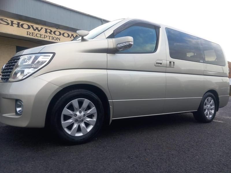 Used Nissan Elgrand 2007 Silver MPV