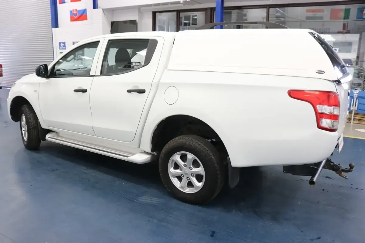 Used Mitsubishi L200 Top 150 HP (110 kW) 2017 White Pickup