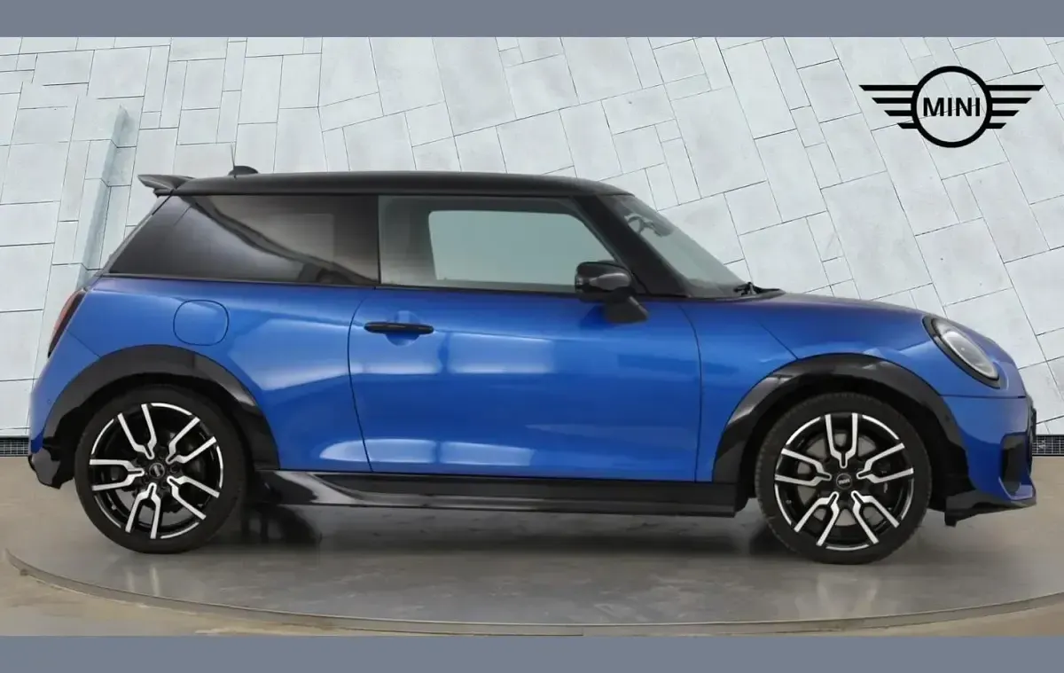 Used Mini Cooper Sport 147 kW (200 HP) 2025 Blue Hatchback