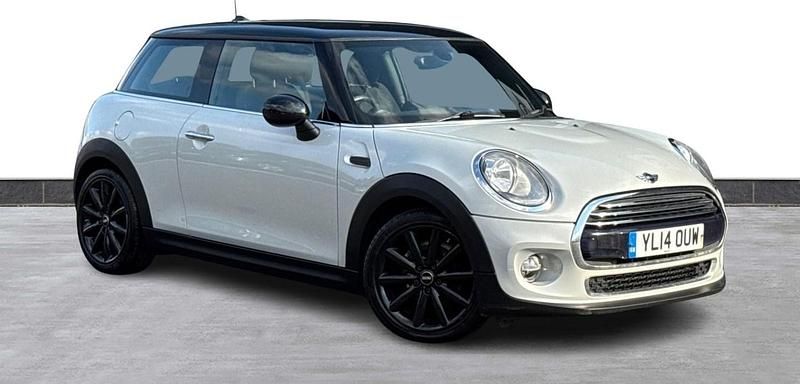 White silver pearl Used 2014 Mini Cooper D Chili Hatchback | £5,975 (Fair price) - Image 1/4