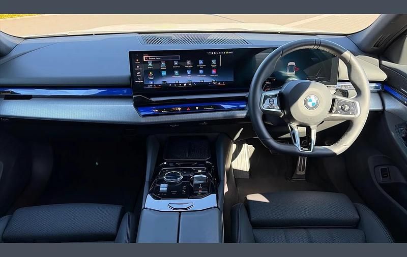 Used BMW 520 M Sport 205 HP (150 kW) 2025 White Sedan