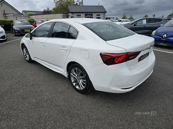 Used Toyota Avensis Business Edition 147 HP (108 kW) 2017 White Sedan