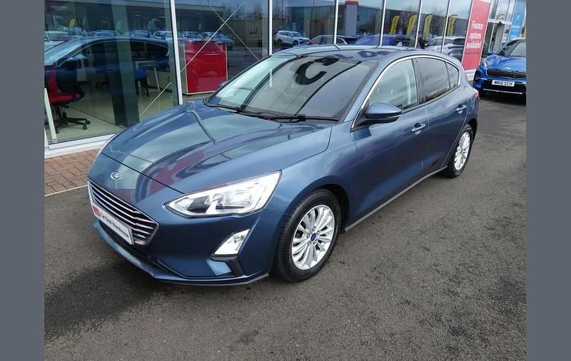 Used Ford Focus Titanium 123 HP (90 kW) 2019 Blue Hatchback