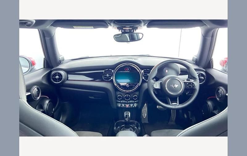 Gebraucht Mini Cooper S Hatch 188 PS (138 kW) 2023 Weiß Kleinwagen