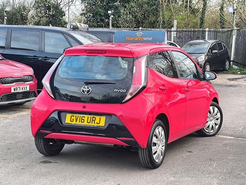 Used Toyota Aygo X-play 69 HP (50 kW) 2016 Red Hatchback