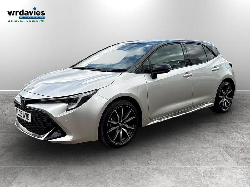 Begagnad Toyota Corolla Sport 2025 Silver Halvkombi